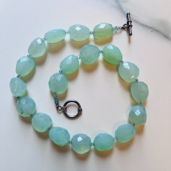 Luminous Natural Chalcedony Statement Necklace - Picture 6 of 6